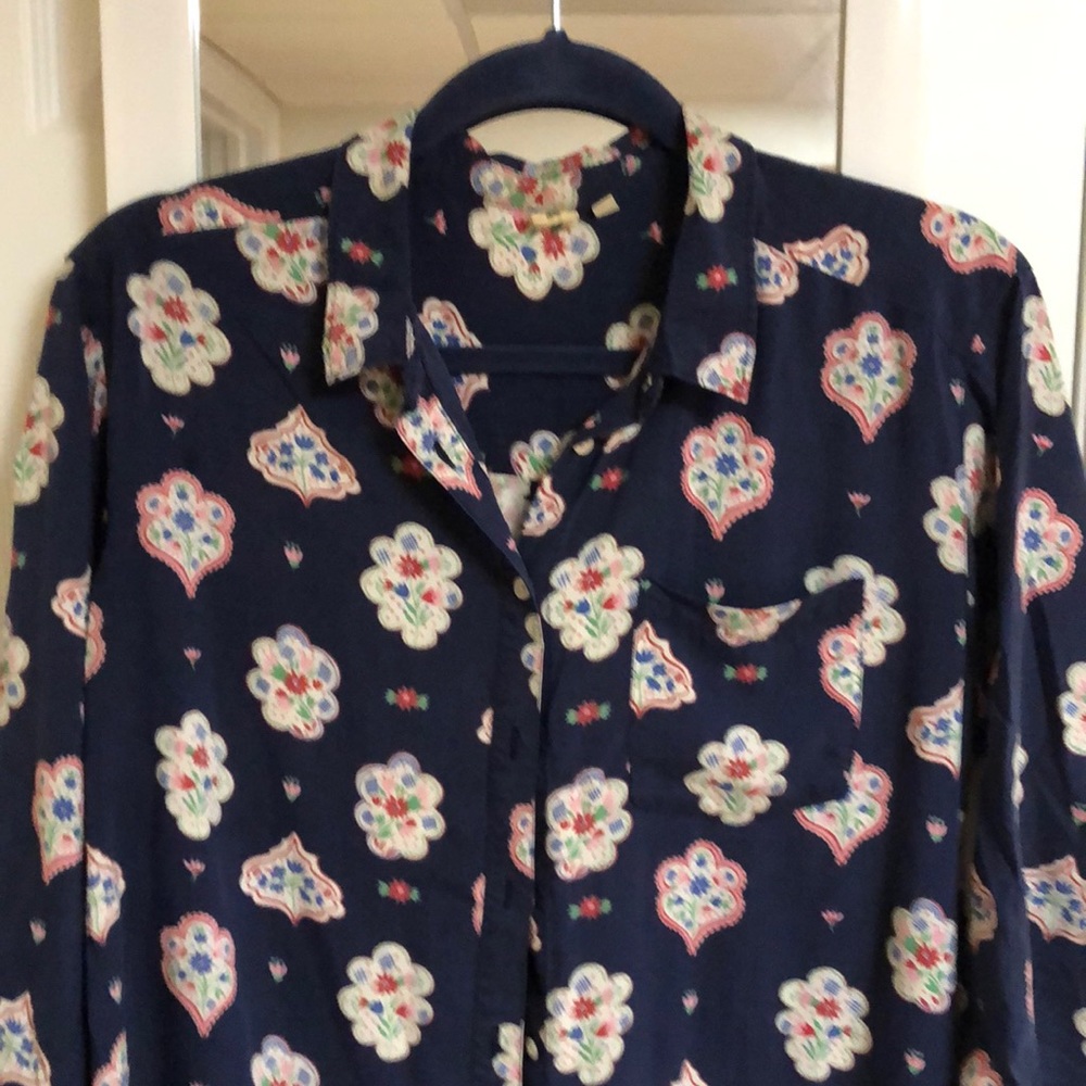 Uniqlo collab country pattern 3/4 sleeve button down size medium